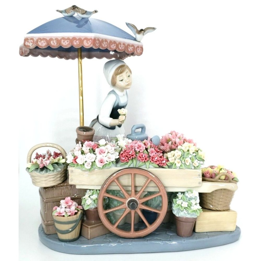 Lladro FLOWERS of the SEASON Female Flower Cart Figurine #1454 MINT No Box Spain